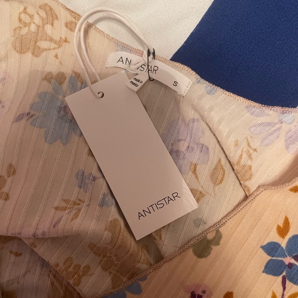 boutique top - Picture 3 of 3